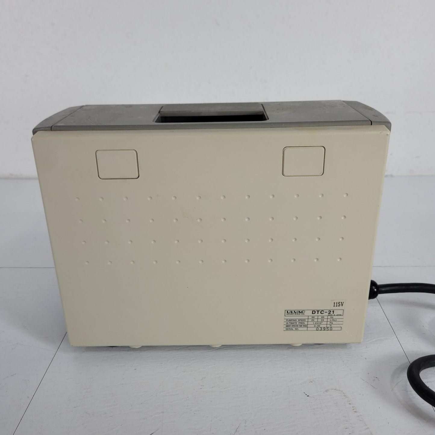 ULVAC DTC-21 Chemical Resistant Diaphragm Type Dry Vacuum Pump 24 L/min Speed