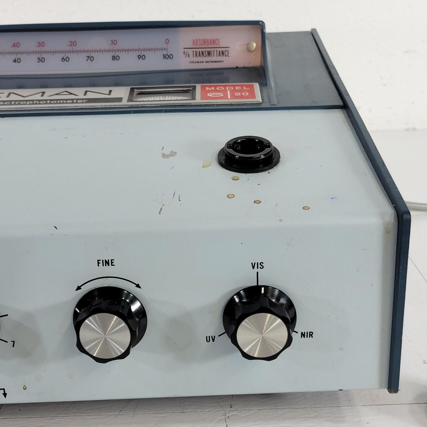 TESTED Coleman 6/20 Junior II Optical Spectrophotometer Spectrometer Cuvette