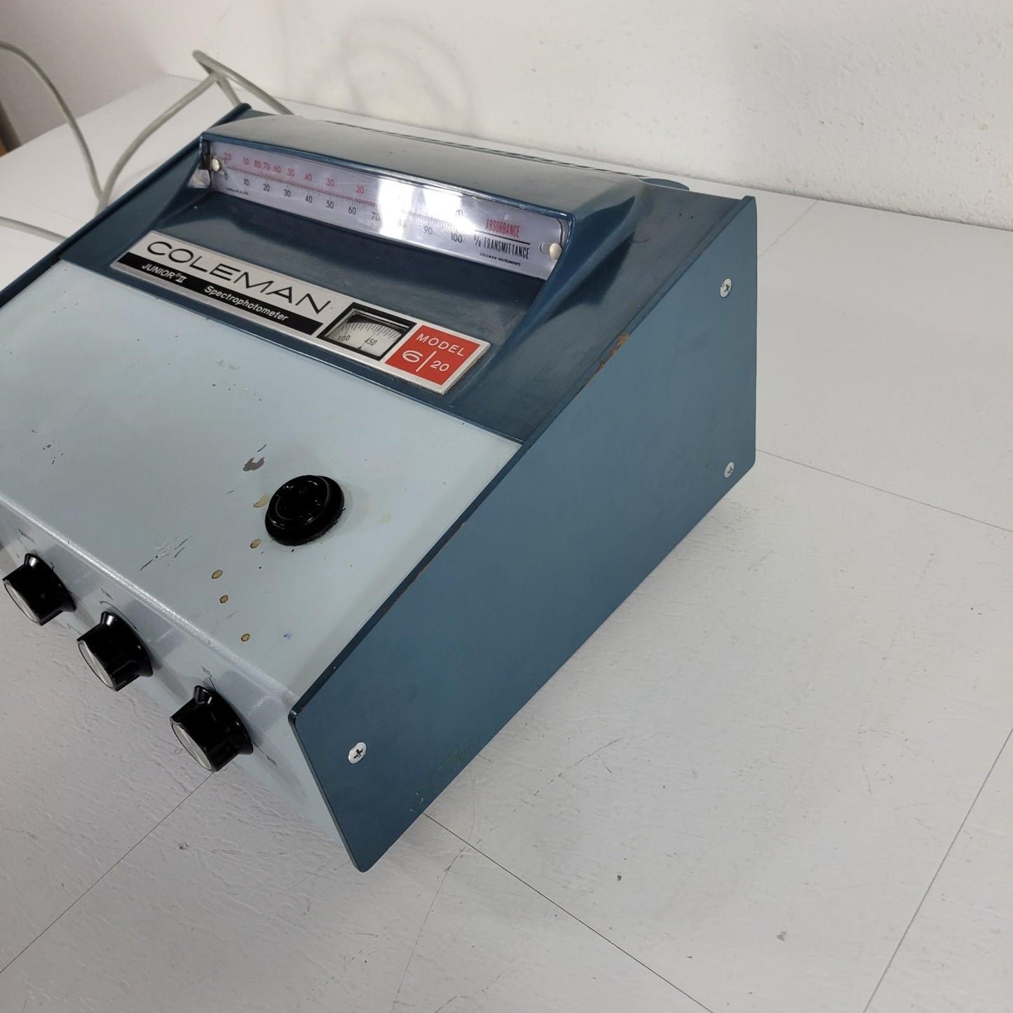 TESTED Coleman 6/20 Junior II Optical Spectrophotometer Spectrometer Cuvette