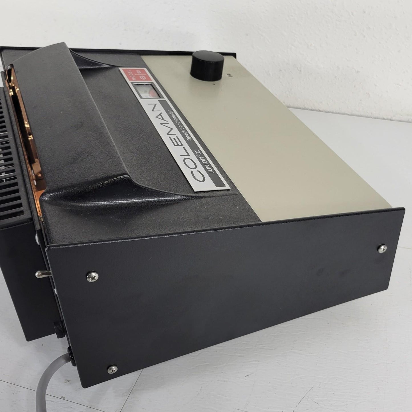 TESTED Coleman 6/20 Junior II Optical Spectrophotometer Colorimetry Spectrometer