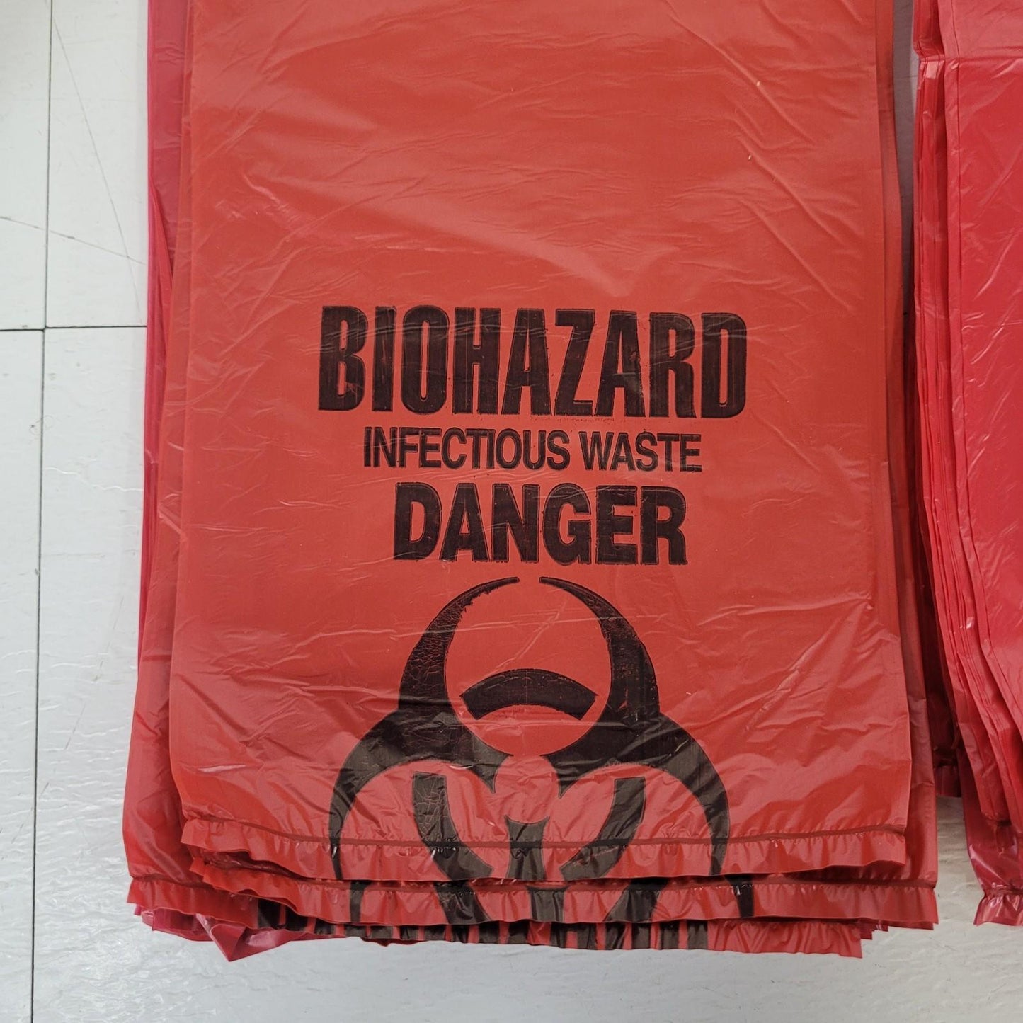 Tidi 8653 Infectious Waste Bag 7-10 Gallon 24"x24" Red Biohazard 150 Ct.