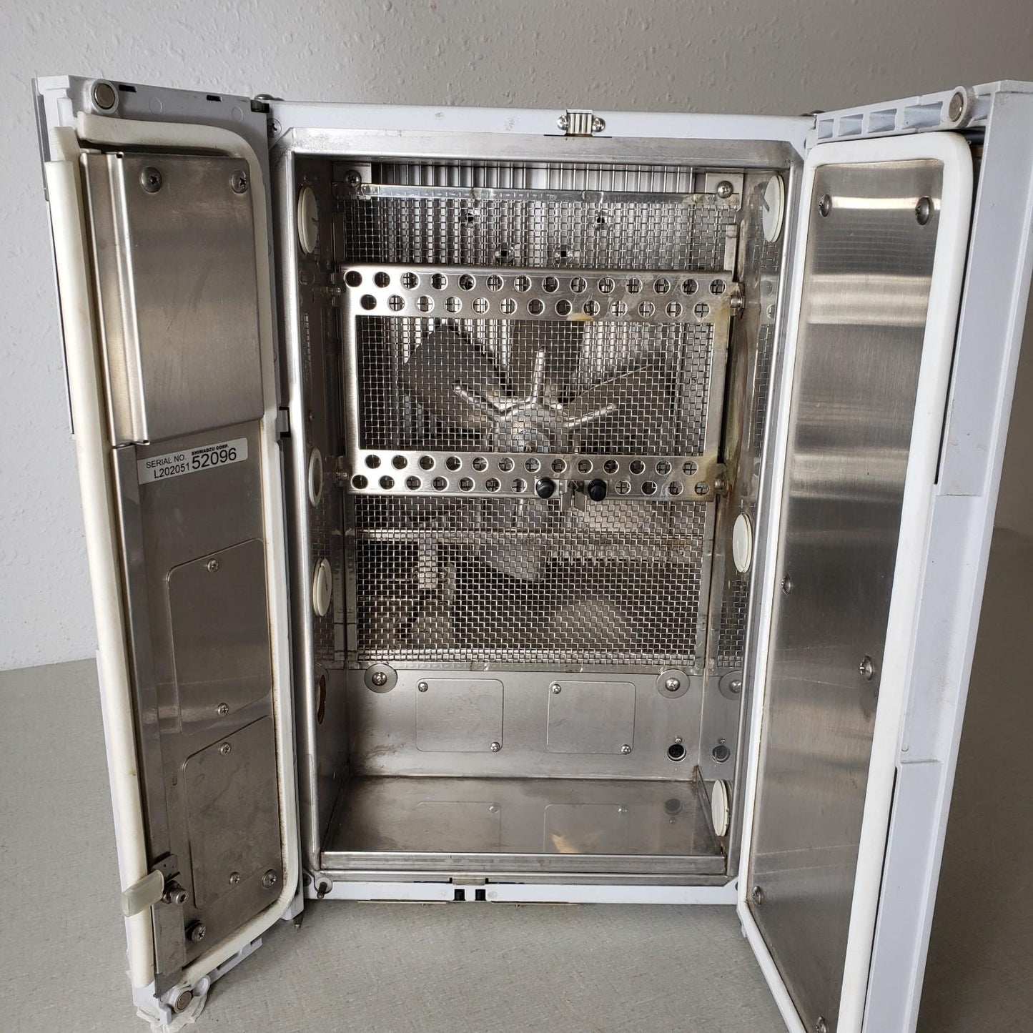 TESTED Shimadzu CTO-20A Prominence Column Oven 228-45009-32 HPLC Forced Air