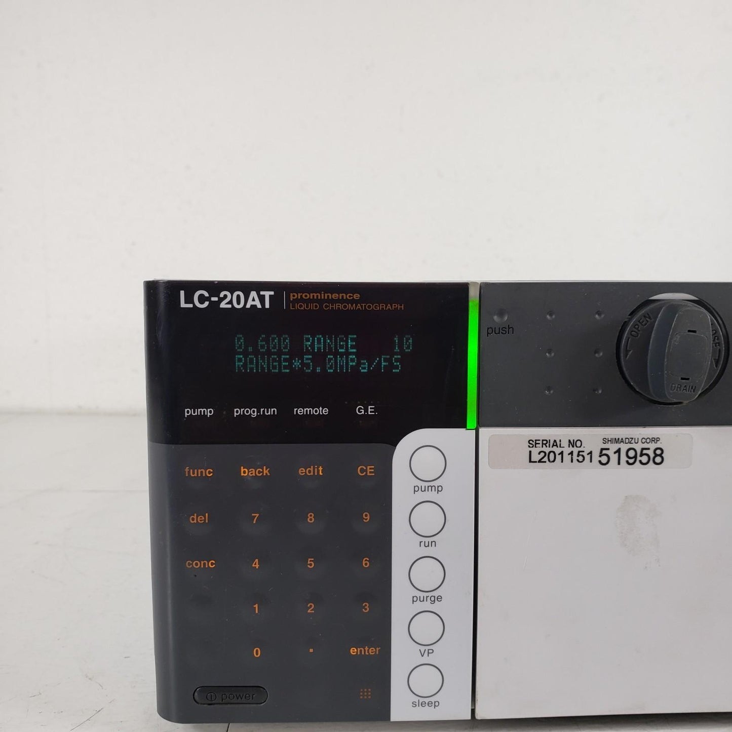 Shimadzu LC-20AT Prominence HPLC Liquid Chromatograph Pump 228-45001-32