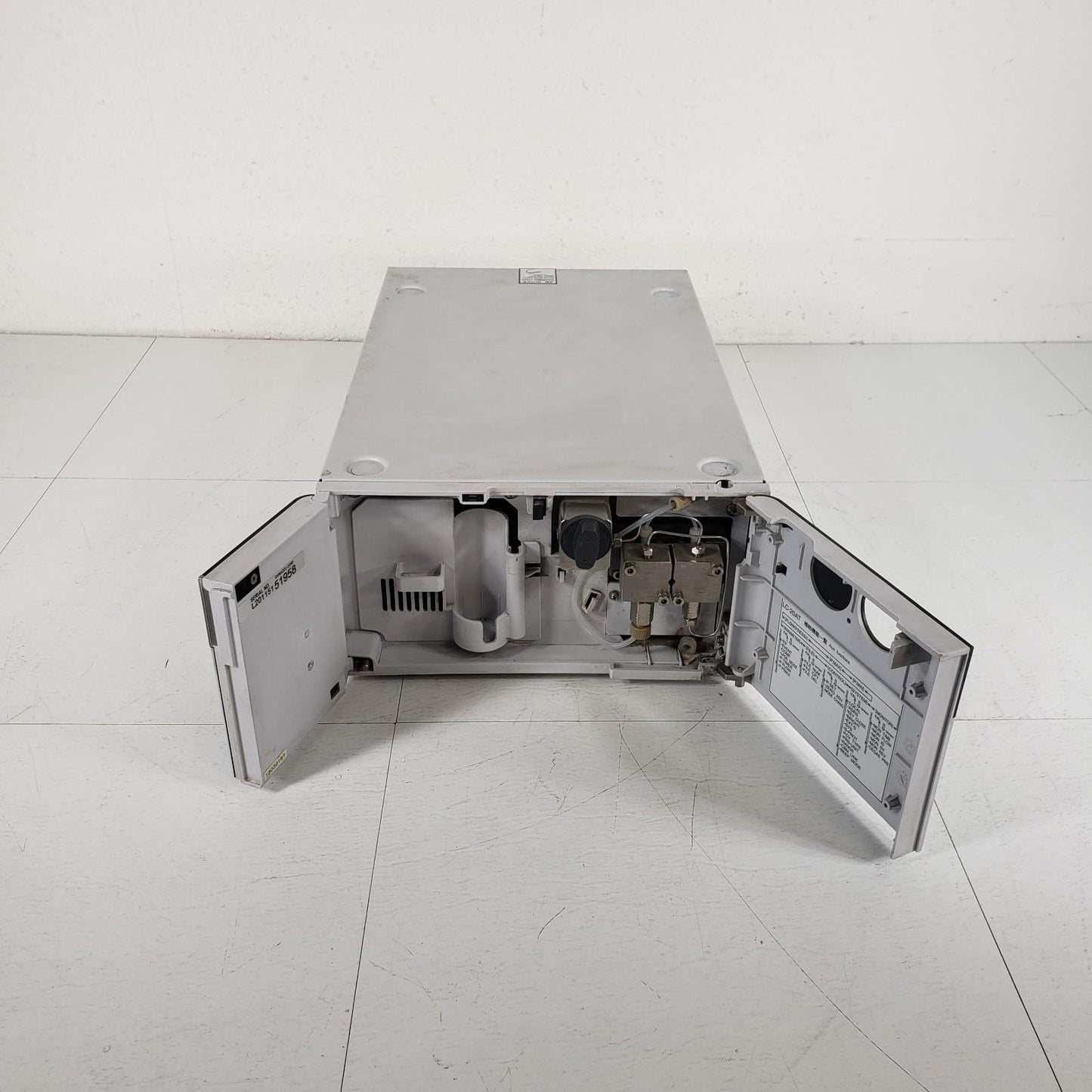 Shimadzu LC-20AT Prominence HPLC Liquid Chromatograph Pump 228-45001-32