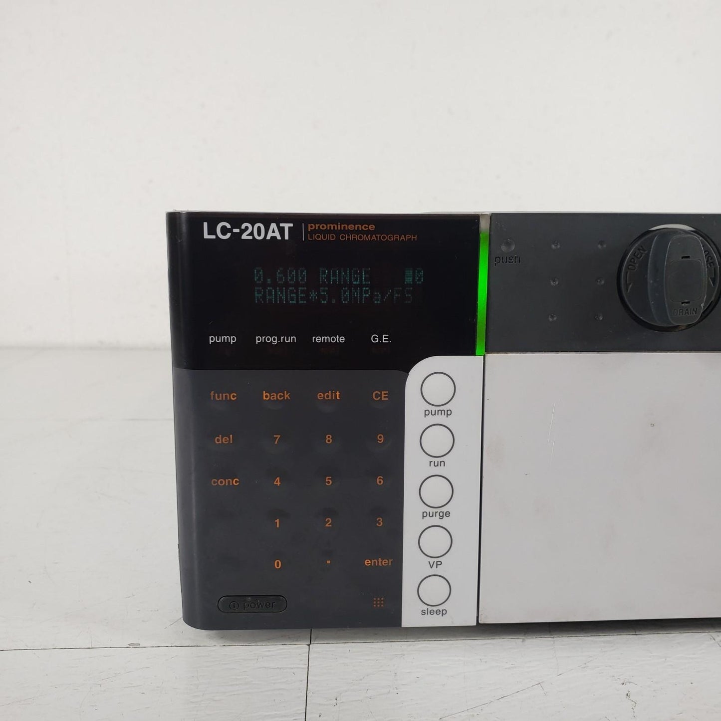 Shimadzu LC-20AT Prominence HPLC Liquid Chromatograph Pump 228-45001-32