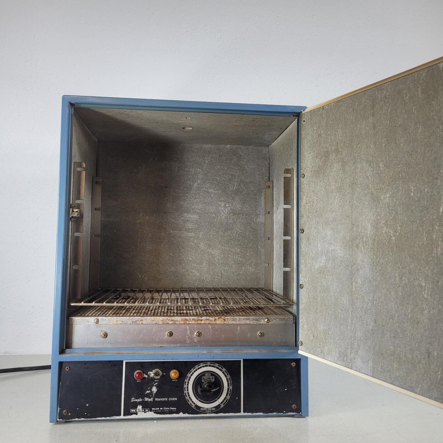 TESTED Blue M SW-17TA Single-Wall Transite Oven 40°C to 200°C Temp