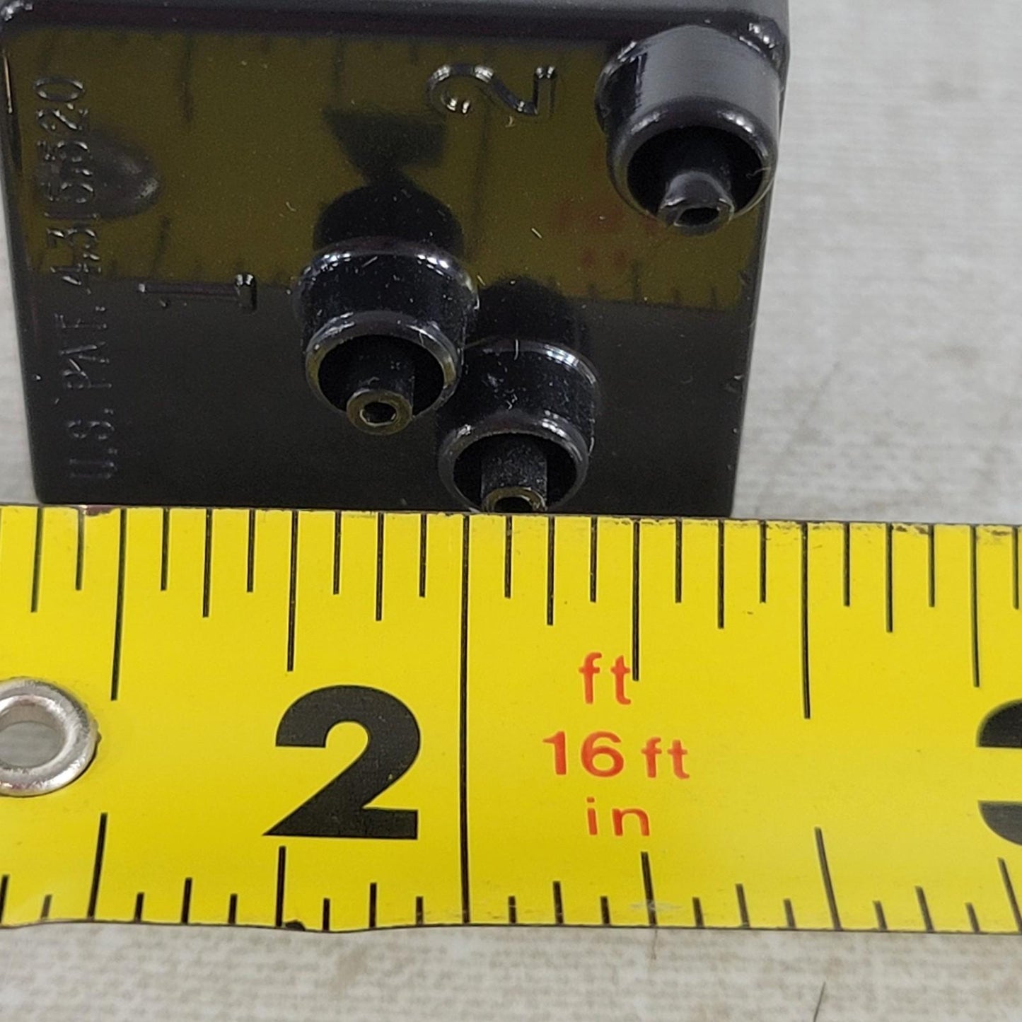 AirTrol Vacuum Regulator V-4104-7 Three 1/8" Hose Connectors 21 Turn Adjustment