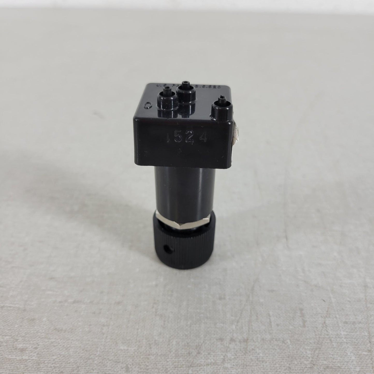 AirTrol Vacuum Regulator V-4104-7 Three 1/8" Hose Connectors 21 Turn Adjustment