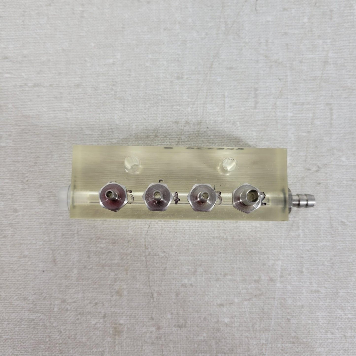 Beckman Coulter Burkert 625438B Air Fluid Passthrough Manifold Block 4 Station