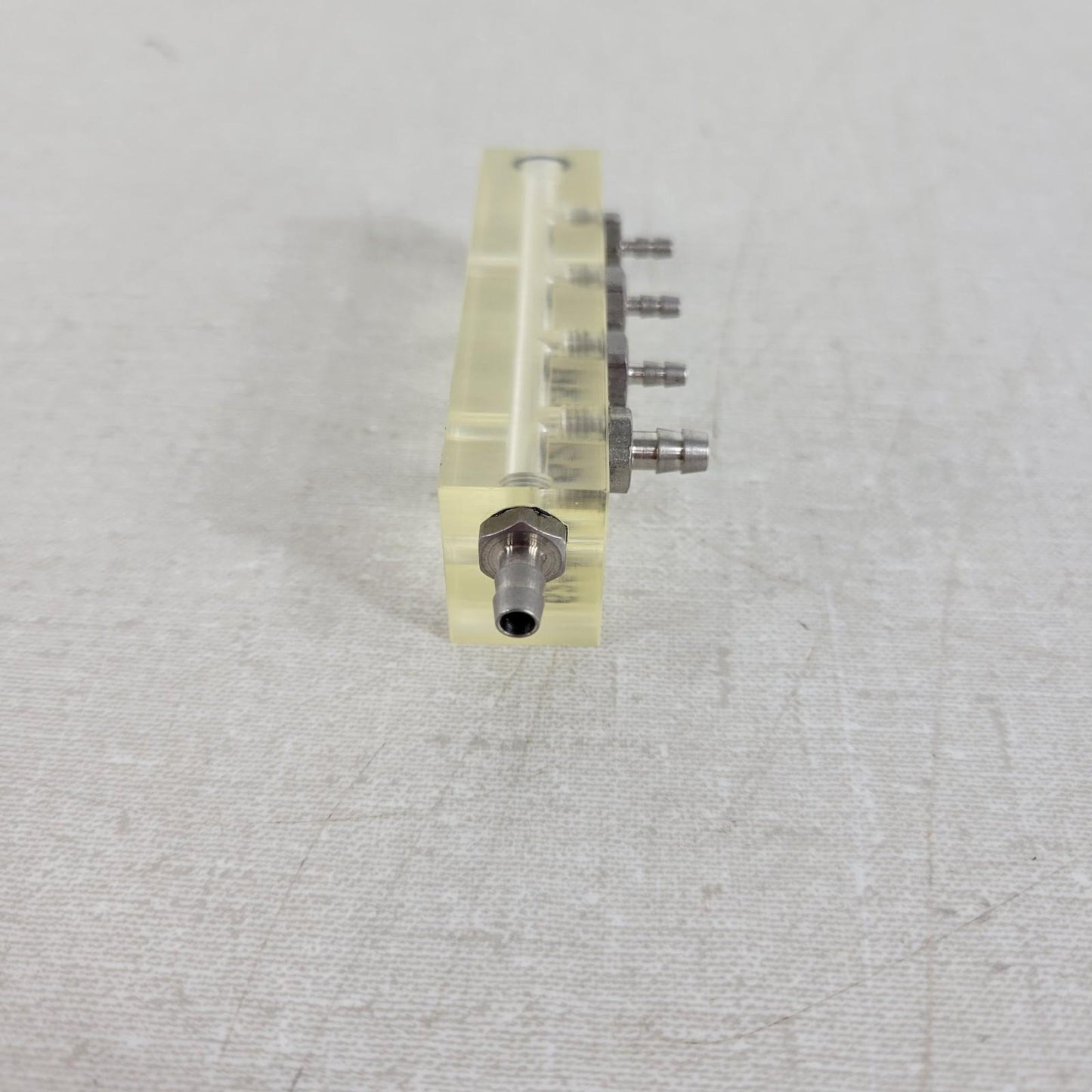 Beckman Coulter Burkert 625438B Air Fluid Passthrough Manifold Block 4 Station