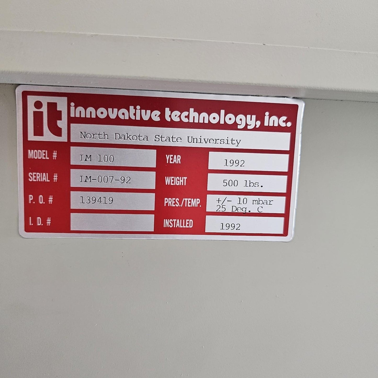 MBRAUN IT Labmaster 100 LM Laboratory Inert Gas Air-Free Glovebox Workstation