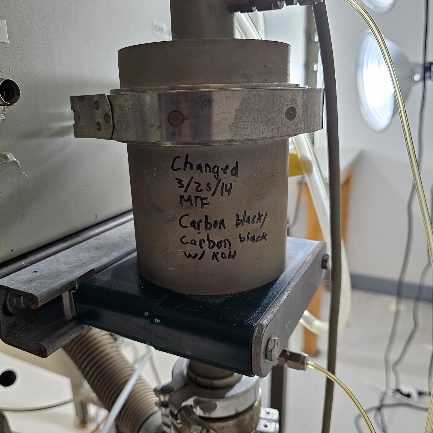 MBRAUN IT Labmaster 100 LM Laboratory Inert Gas Air-Free Glovebox Workstation