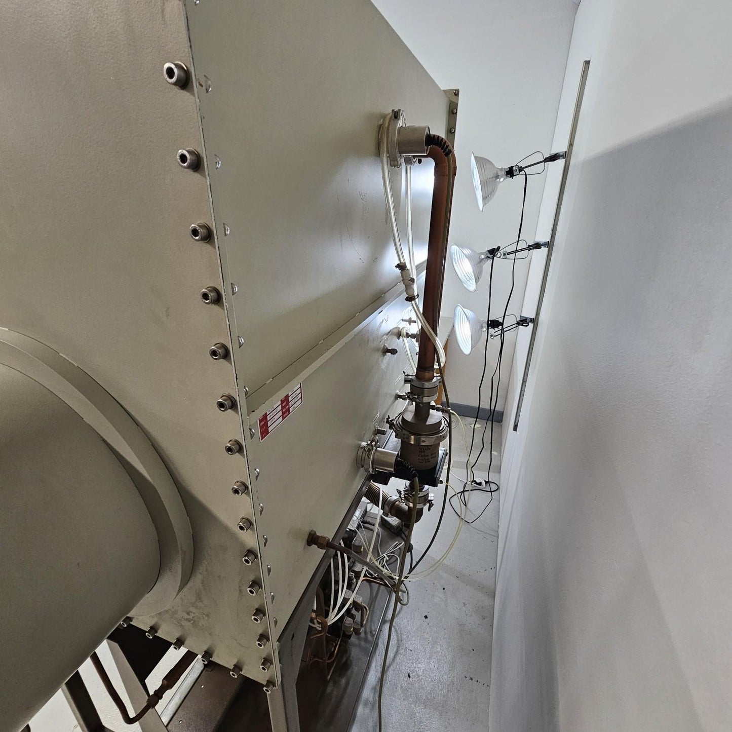 MBRAUN IT Labmaster 100 LM Laboratory Inert Gas Air-Free Glovebox Workstation