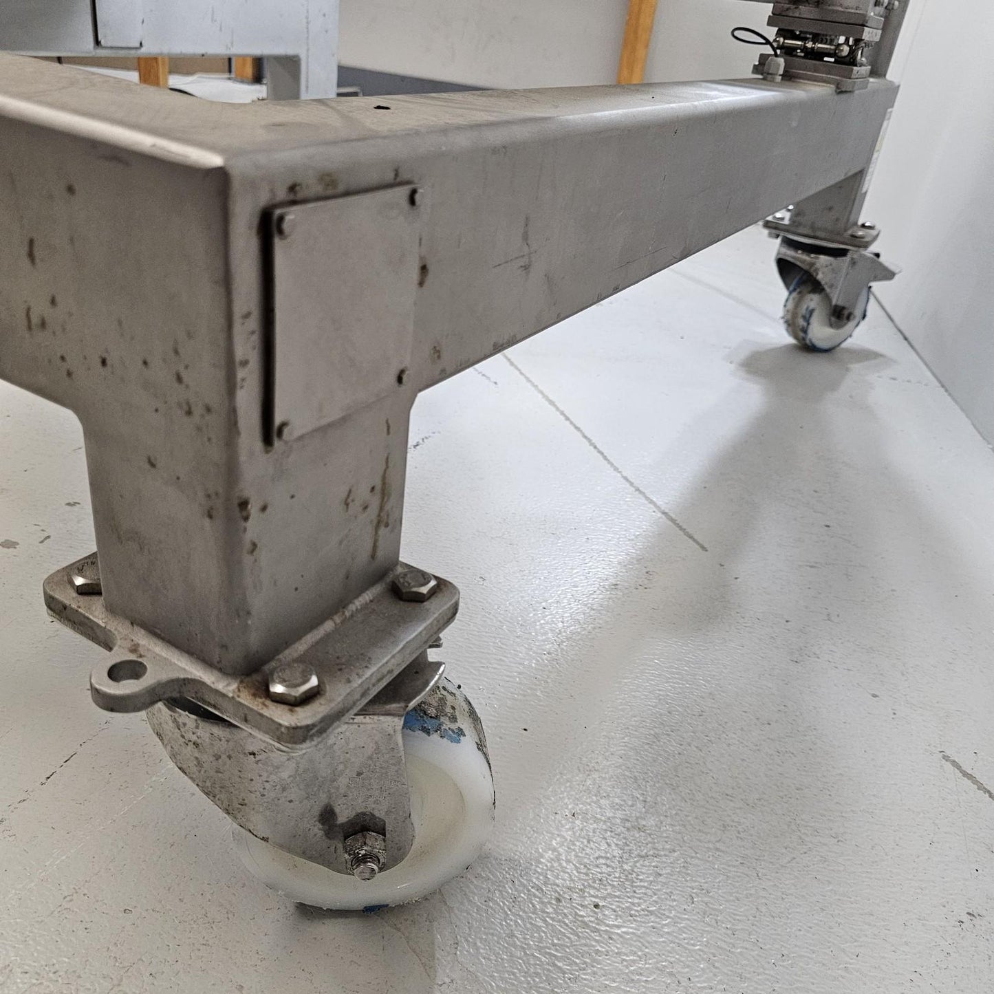 PALL Life Sciences 200L Jacketed Tank SS 304L Single Use Mixer LEV200JR420SLC