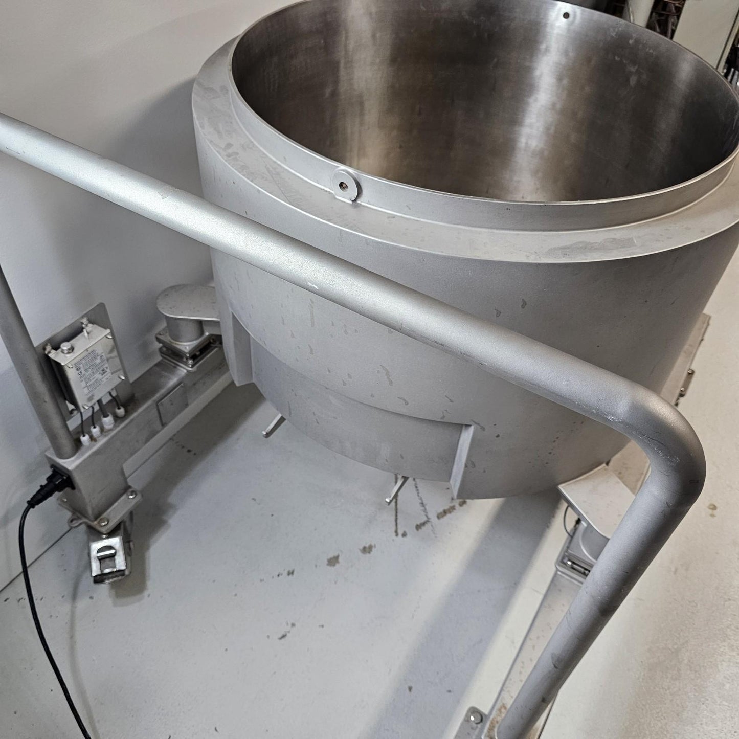PALL Life Sciences 200L Jacketed Tank SS 304L Single Use Mixer LEV200JR420SLC