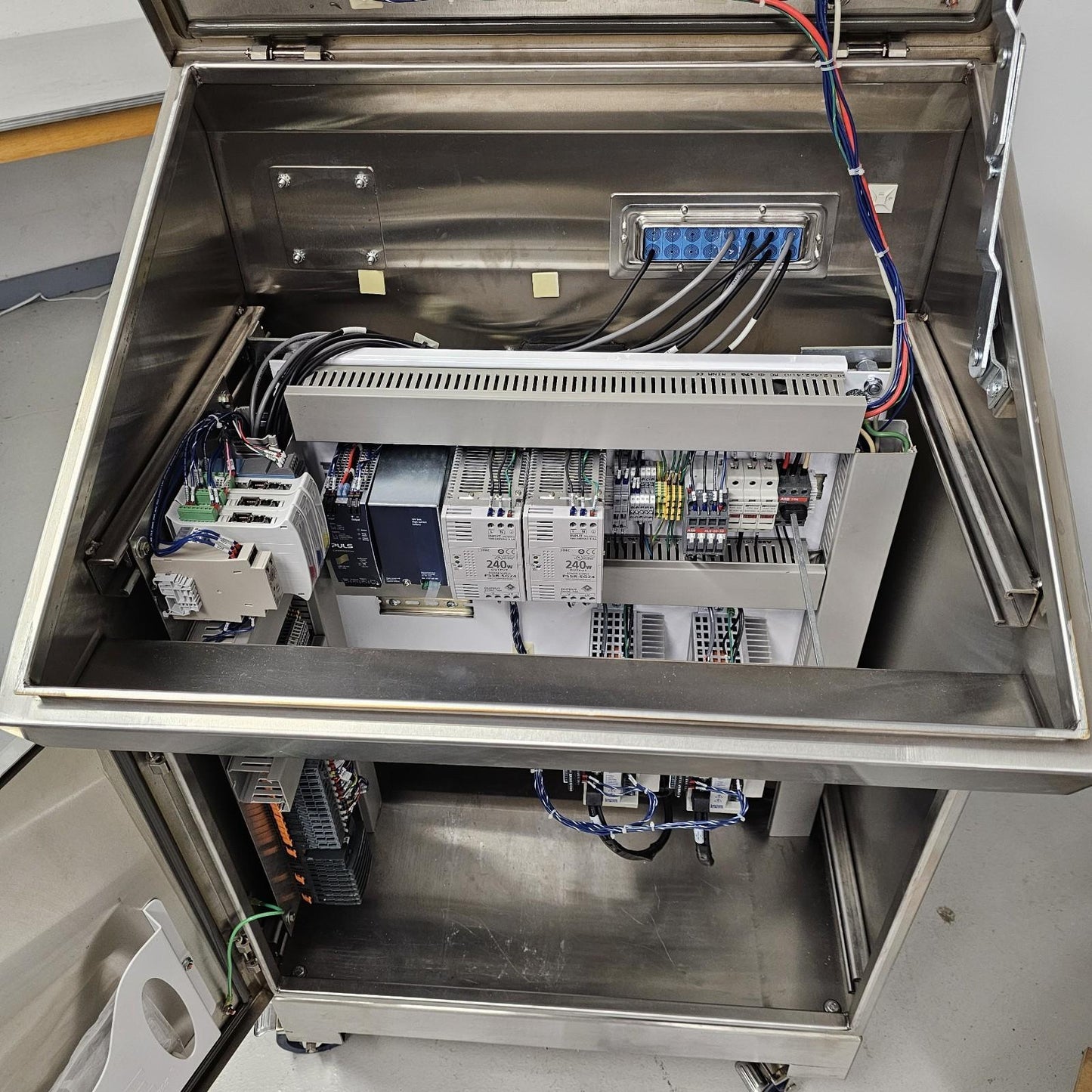SciLog SciPure 200 Automated Single-Use TFF System NovaSep GMP QuattroFlow 2010