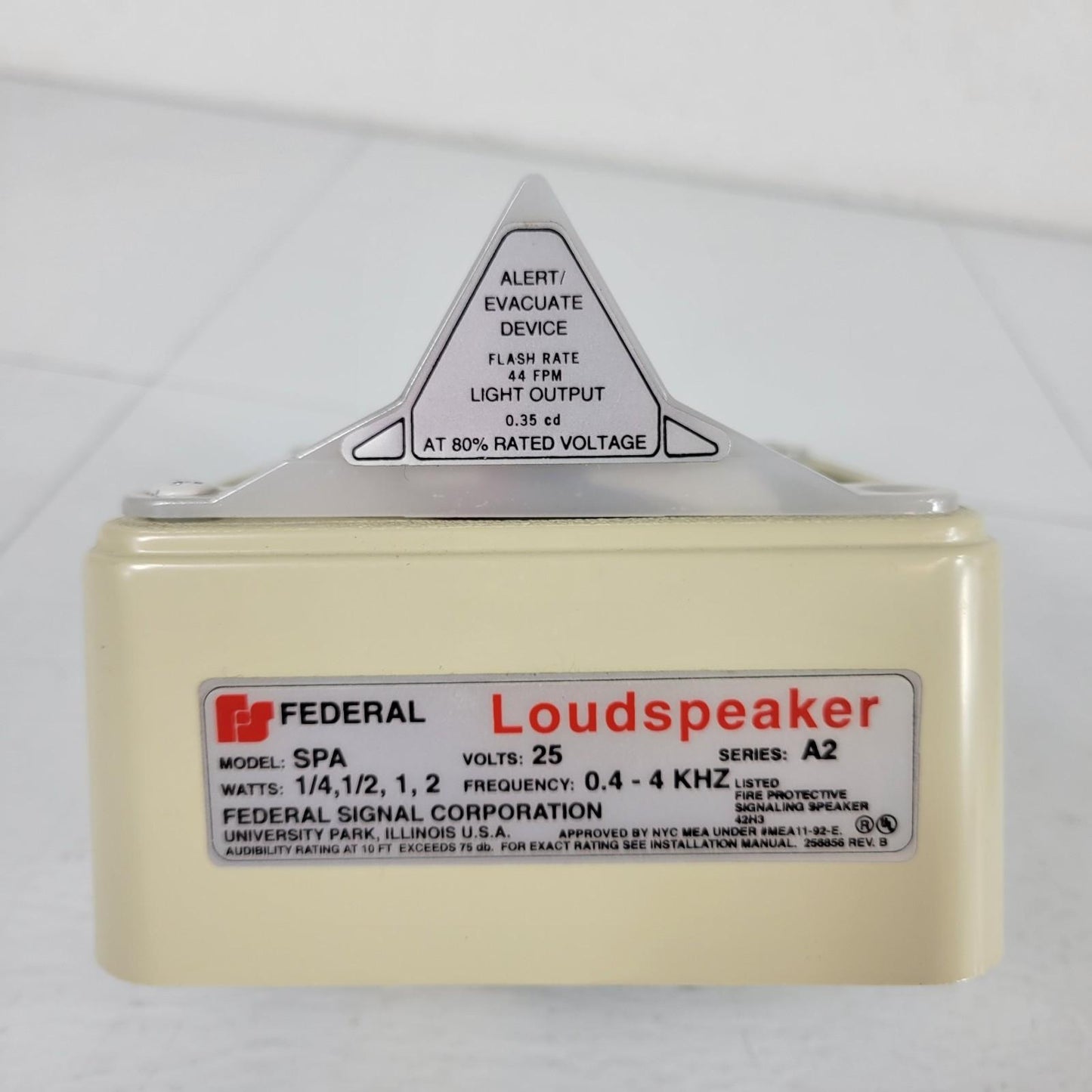Federal Signal SPAFV25RHB Loudspeaker Fire Alarm Device Beige 25V w/ Mount Plate