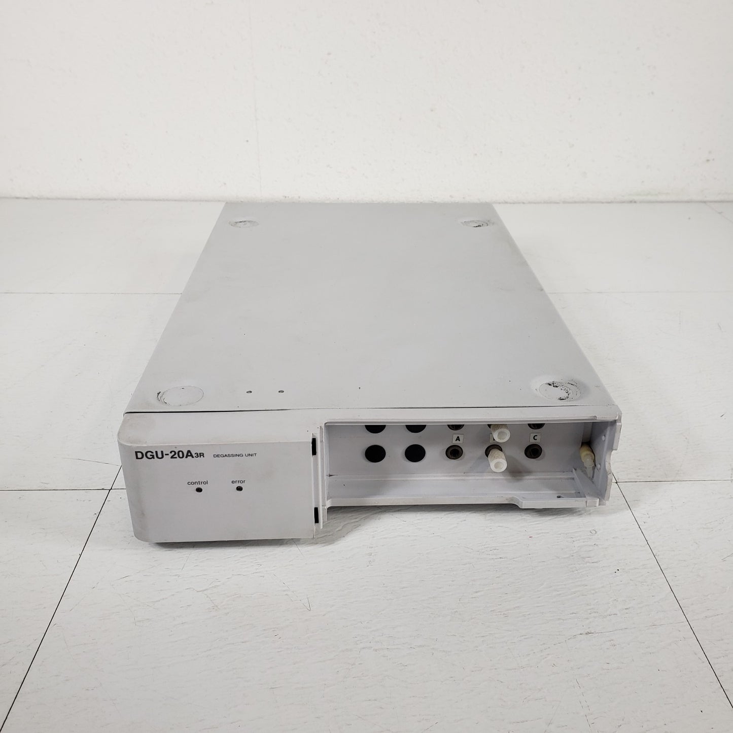 Shimadzu 228-45018-43 DGU-20A3R 3 Channel Prominence HPLC Degassing Unit