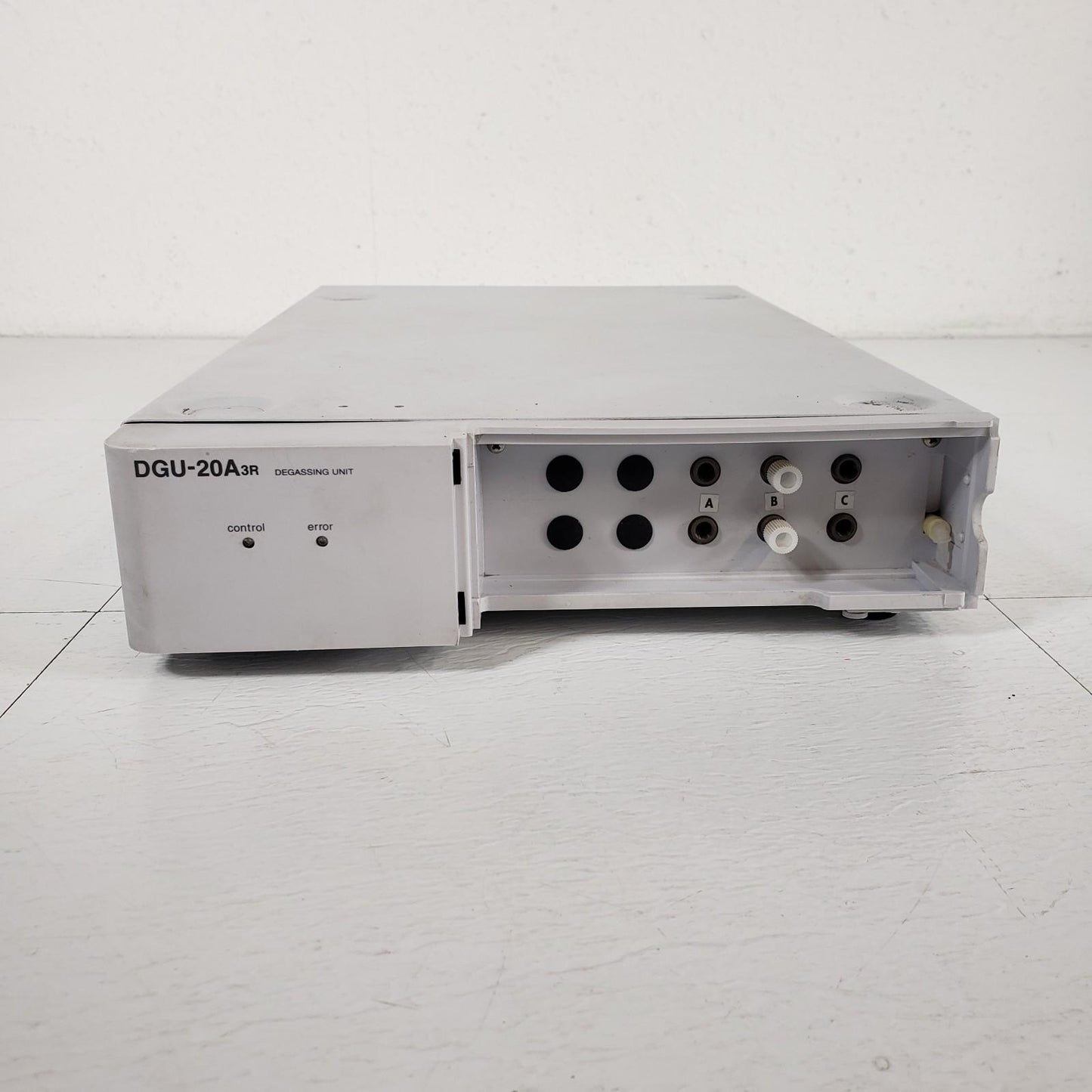 Shimadzu 228-45018-43 DGU-20A3R 3 Channel Prominence HPLC Degassing Unit