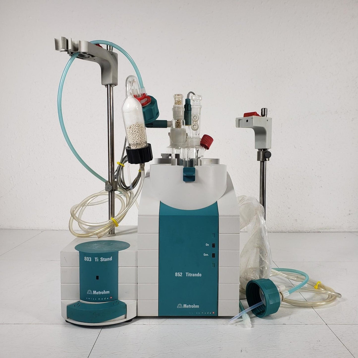 Metrohm 852 Titrando and 803 Ti Stand with Assorted Glassware, Tubing, and Rods