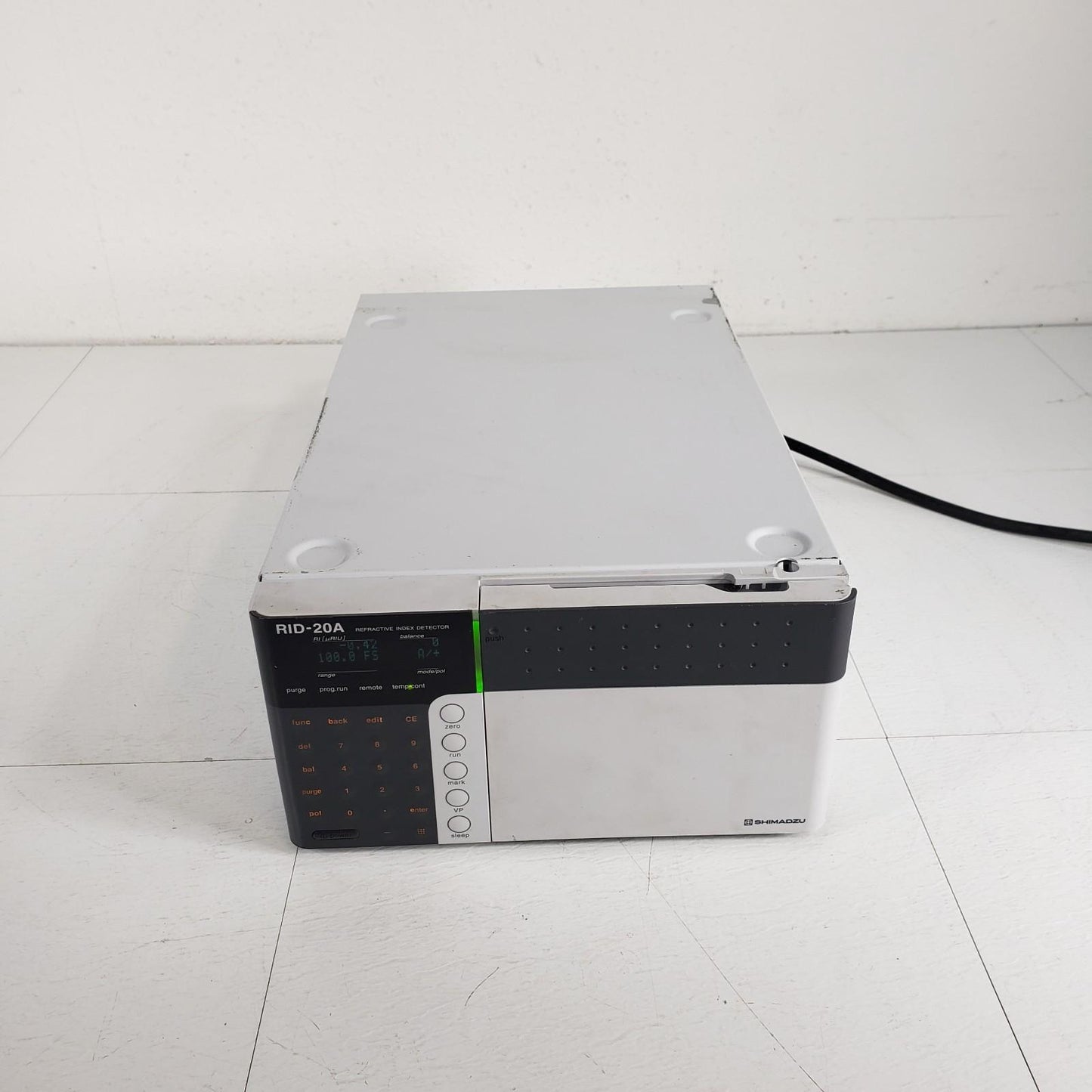 Shimadzu RID-20A Refractive Index Detector 228-45104-42 w/ Certification, Manual