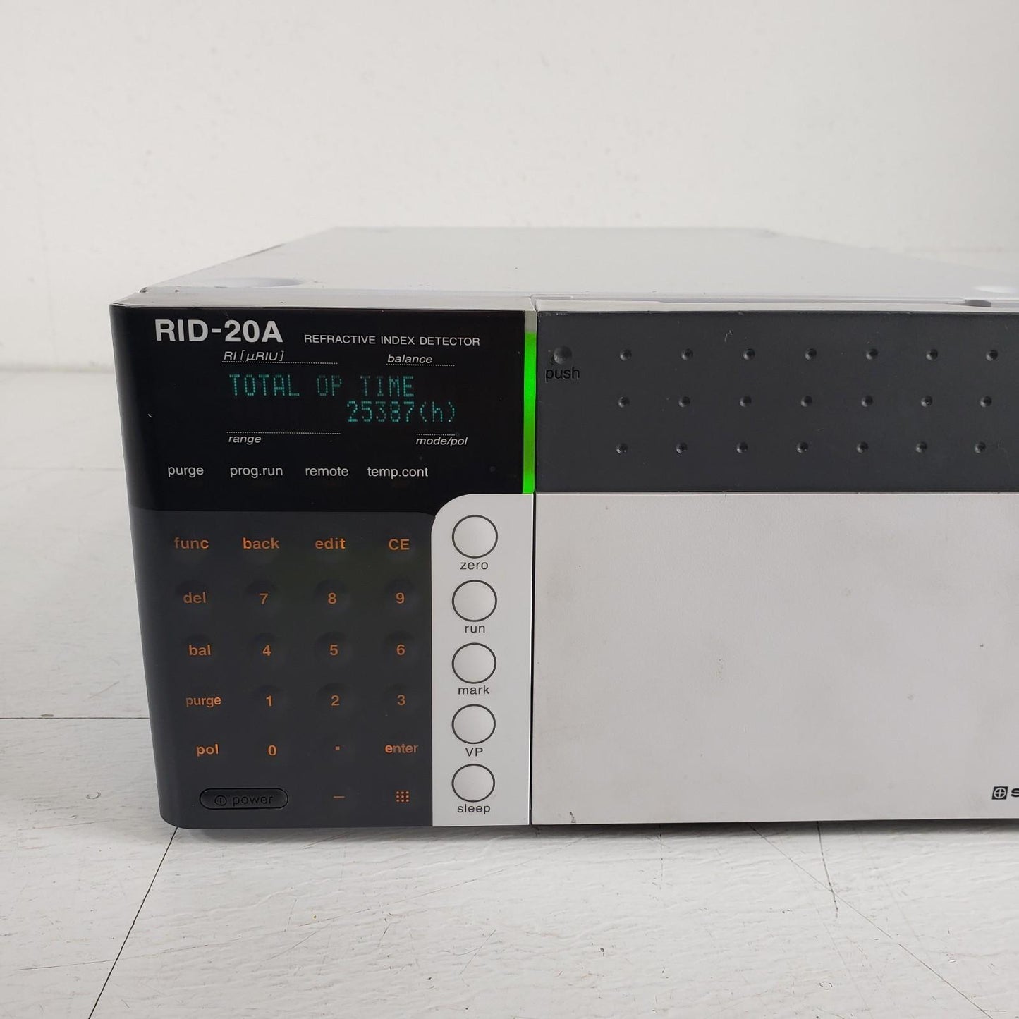 Shimadzu RID-20A Refractive Index Detector 228-45104-42 w/ Certification, Manual
