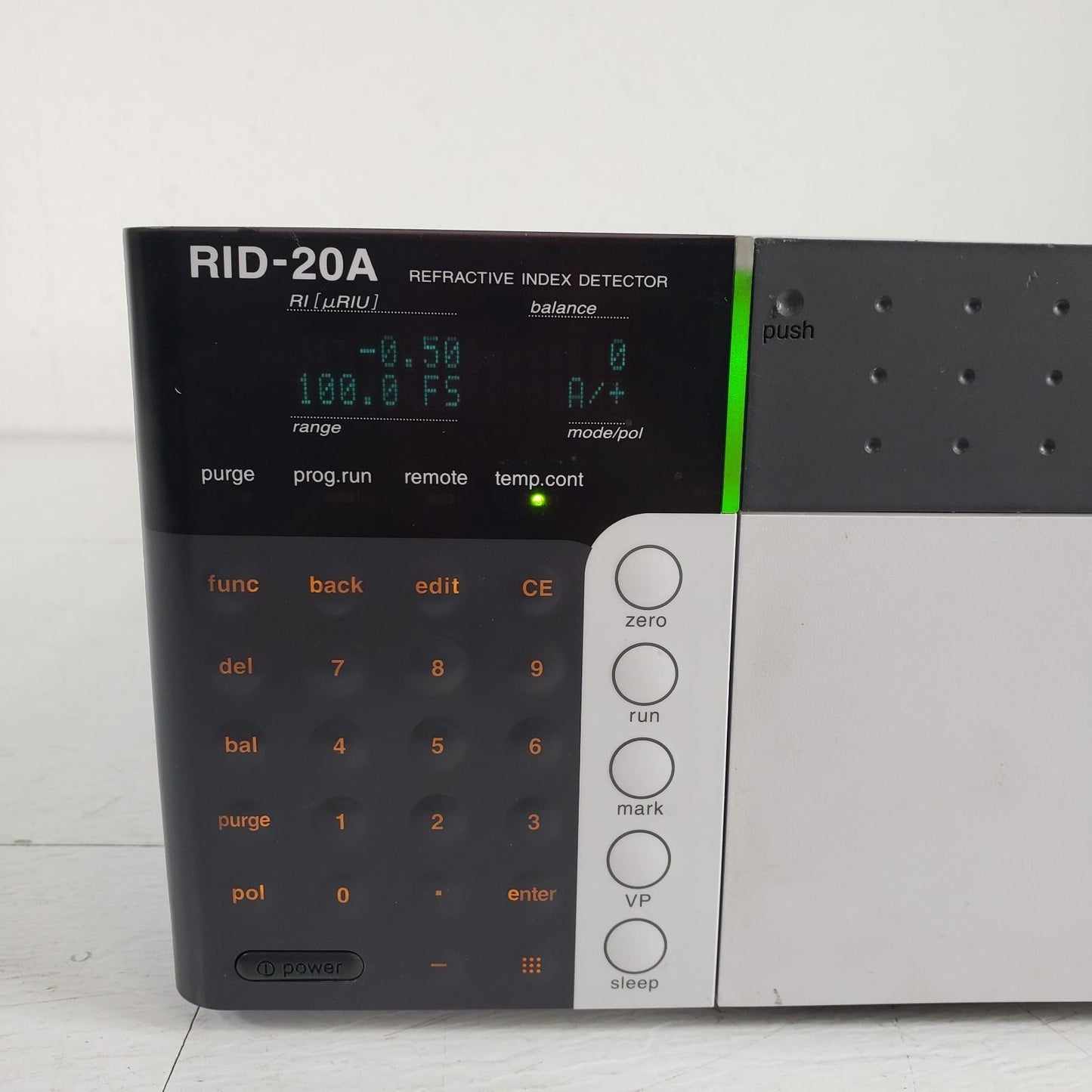 Shimadzu RID-20A Refractive Index Detector 228-45104-42 w/ Certification, Manual