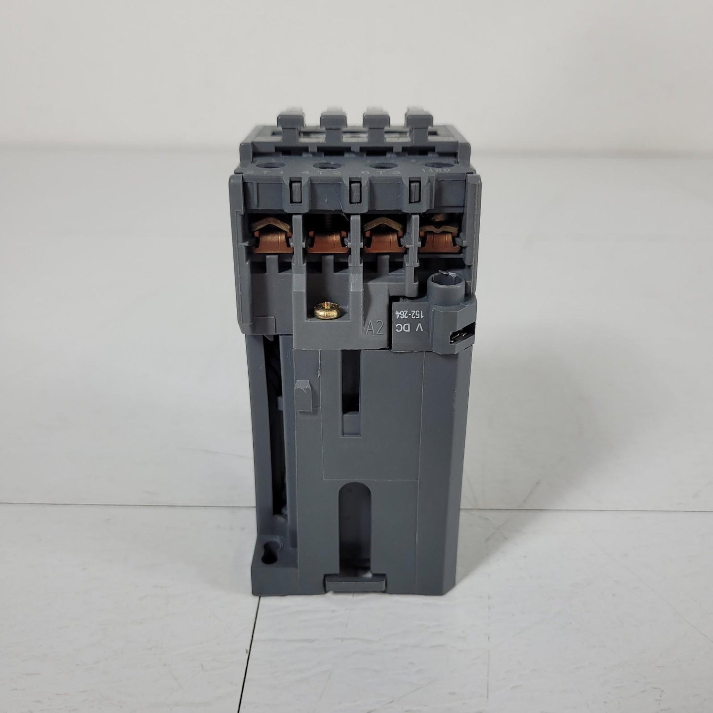 ABB TBC25-30-10 V DC 152-264V Activated Contactor 3 Main Poles One N/O Pole Used