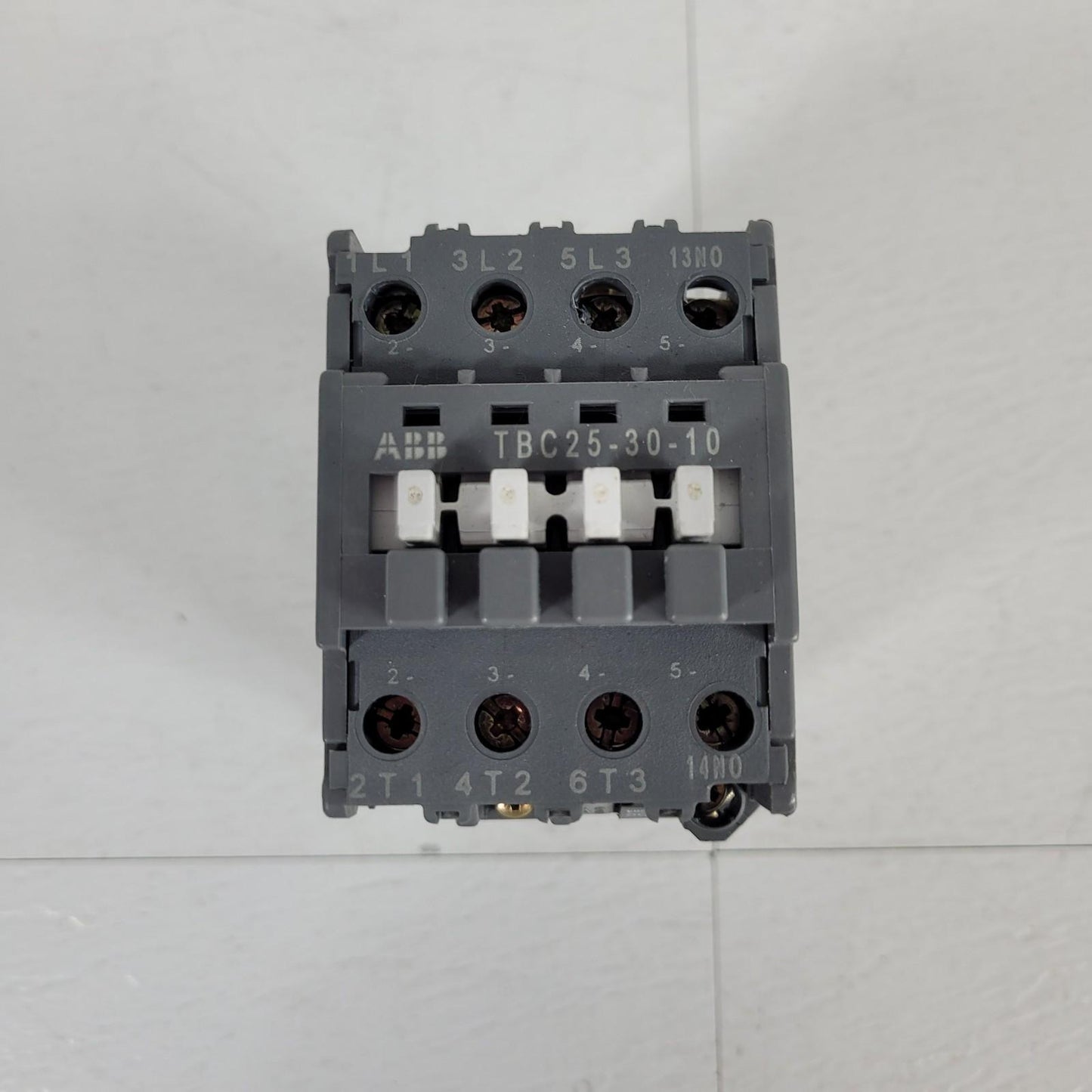 ABB TBC25-30-10 V DC 152-264V Activated Contactor 3 Main Poles One N/O Pole Used