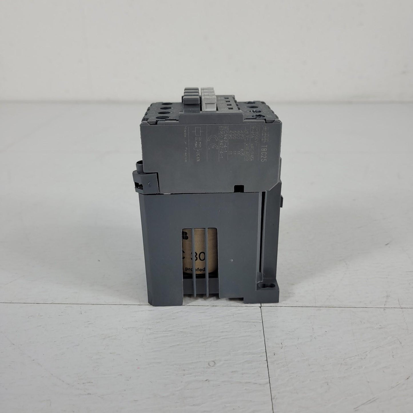 ABB TBC25-30-10 V DC 152-264V Activated Contactor 3 Main Poles One N/O Pole Used