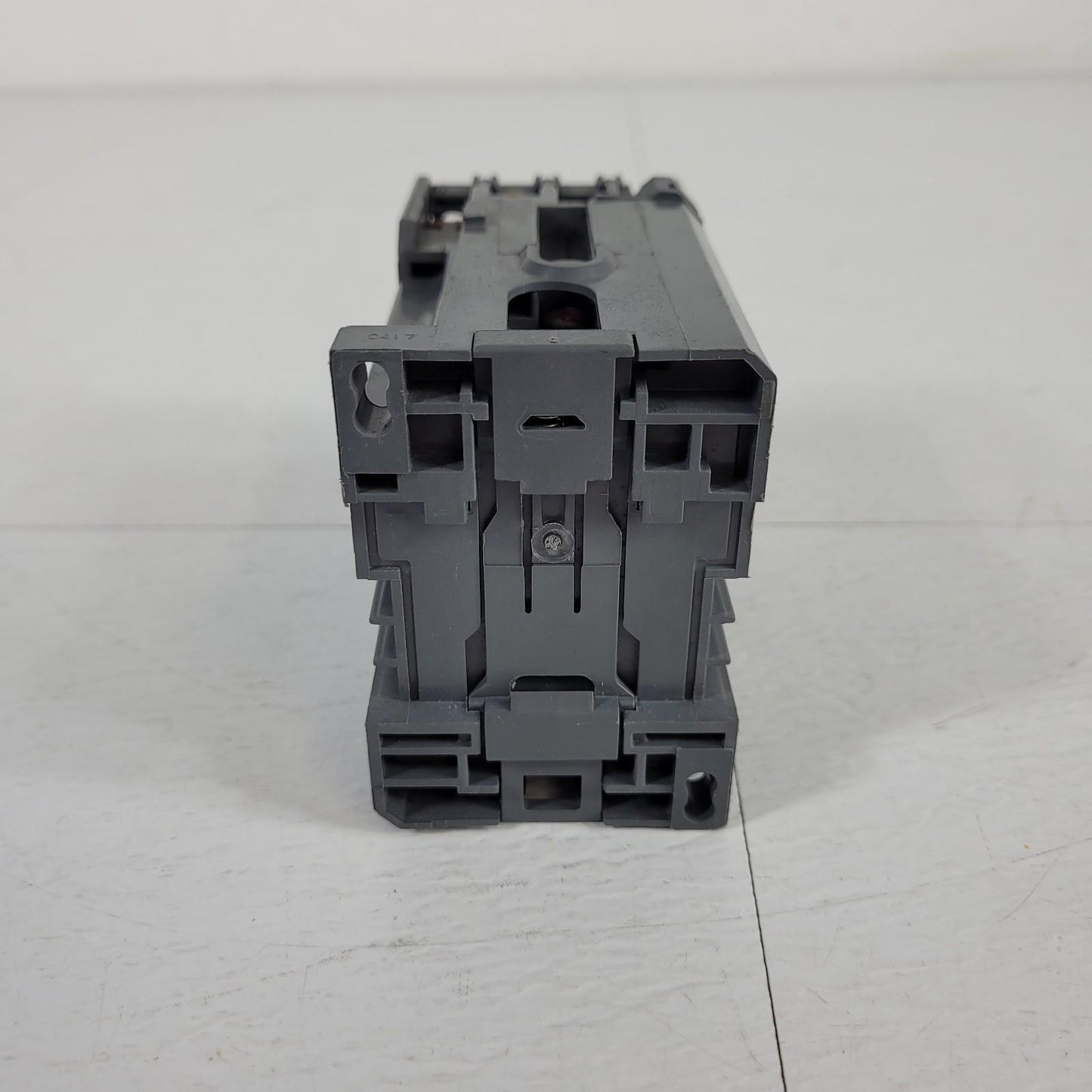 ABB TBC25-30-10 V DC 152-264V Activated Contactor 3 Main Poles One N/O Pole Used