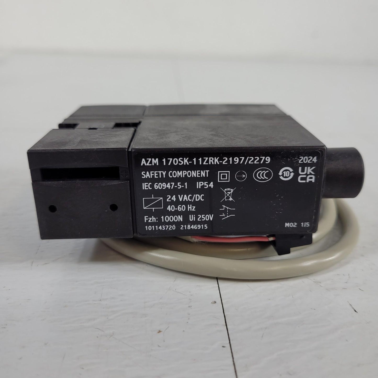 SCHMERSAL AZM170SK-11ZRK-2197 Keyed Interlock Switch 24 VAC/DC