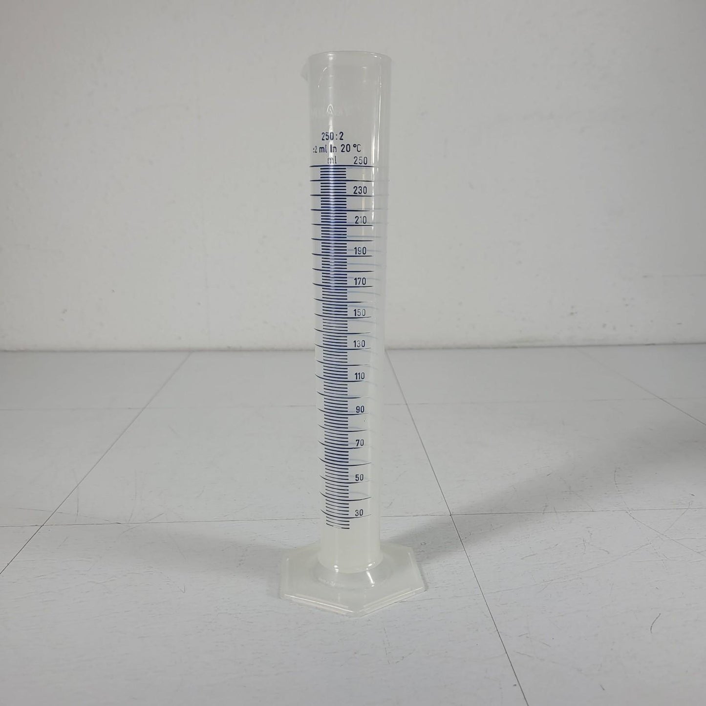 250 mL Graduated Cylinders Set Of Three +-2ml In 20°C Polypropylene
