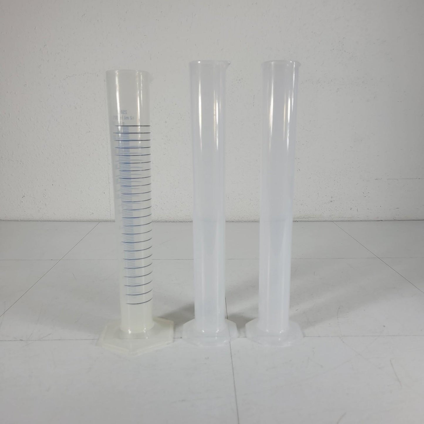 250 mL Graduated Cylinders Set Of Three +-2ml In 20°C Polypropylene
