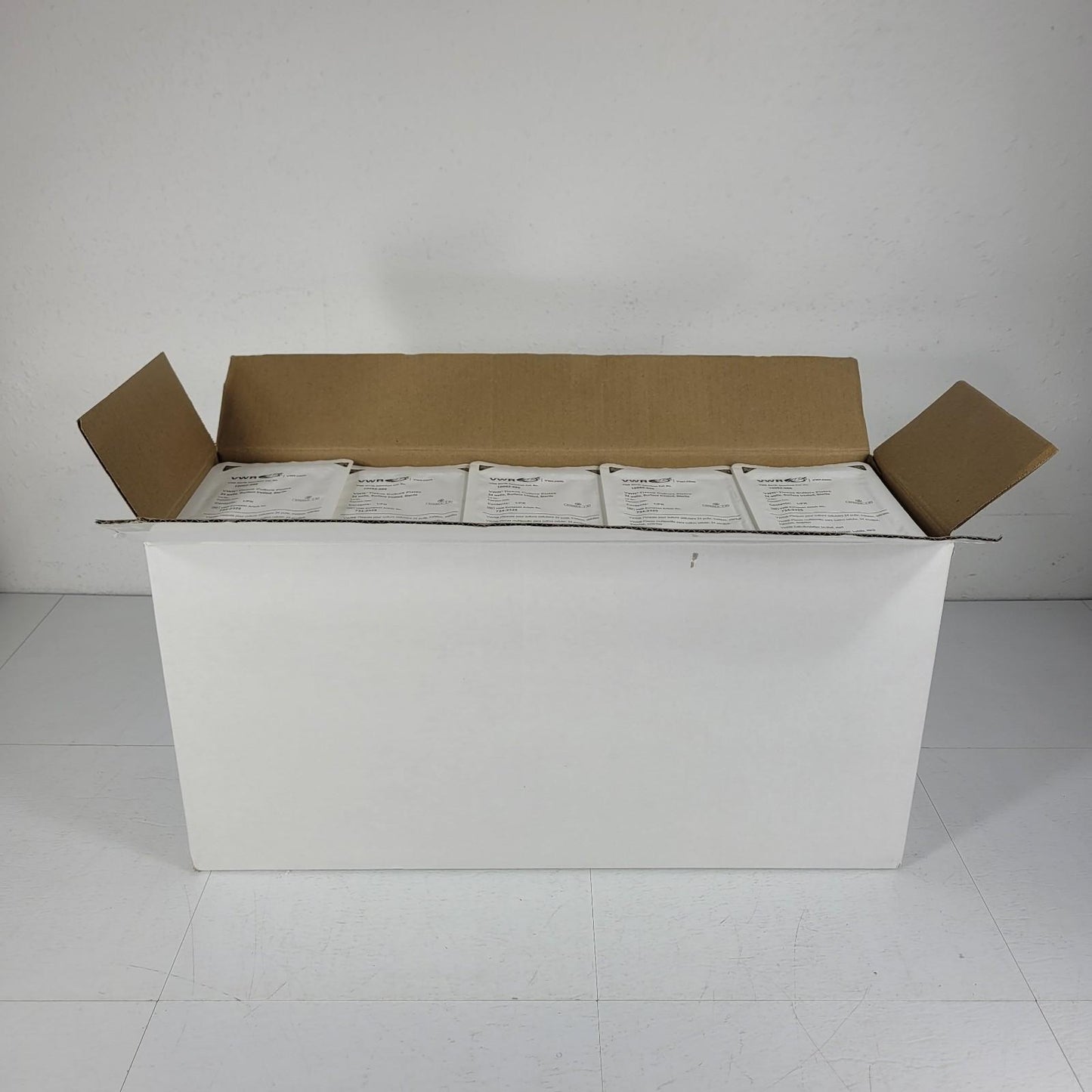 50-Pack Avantor 10062-896 VWR Tissue Culture Plates 24 Well Surface Treated Case