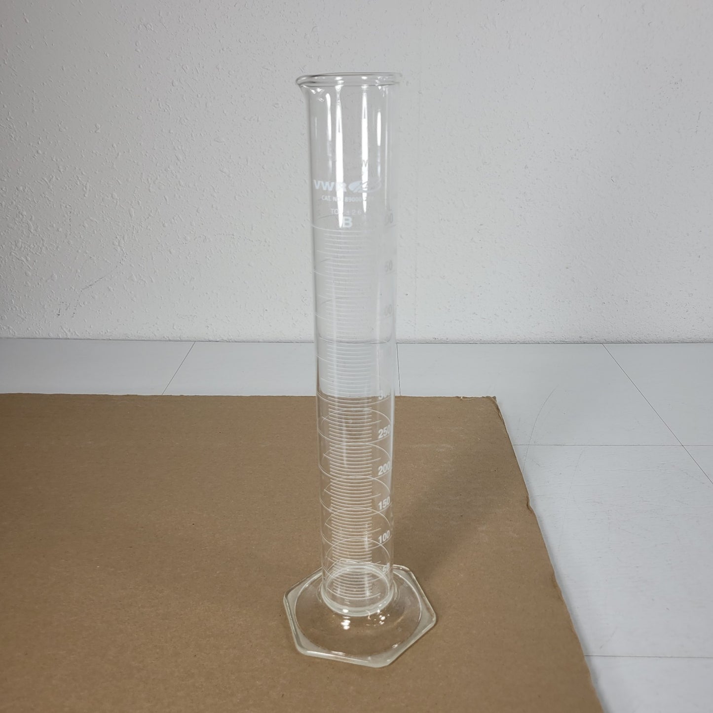 VWR 89000-274 500mL Graduated Cylinder 500mL Glass +- 2.6mL Tolerance