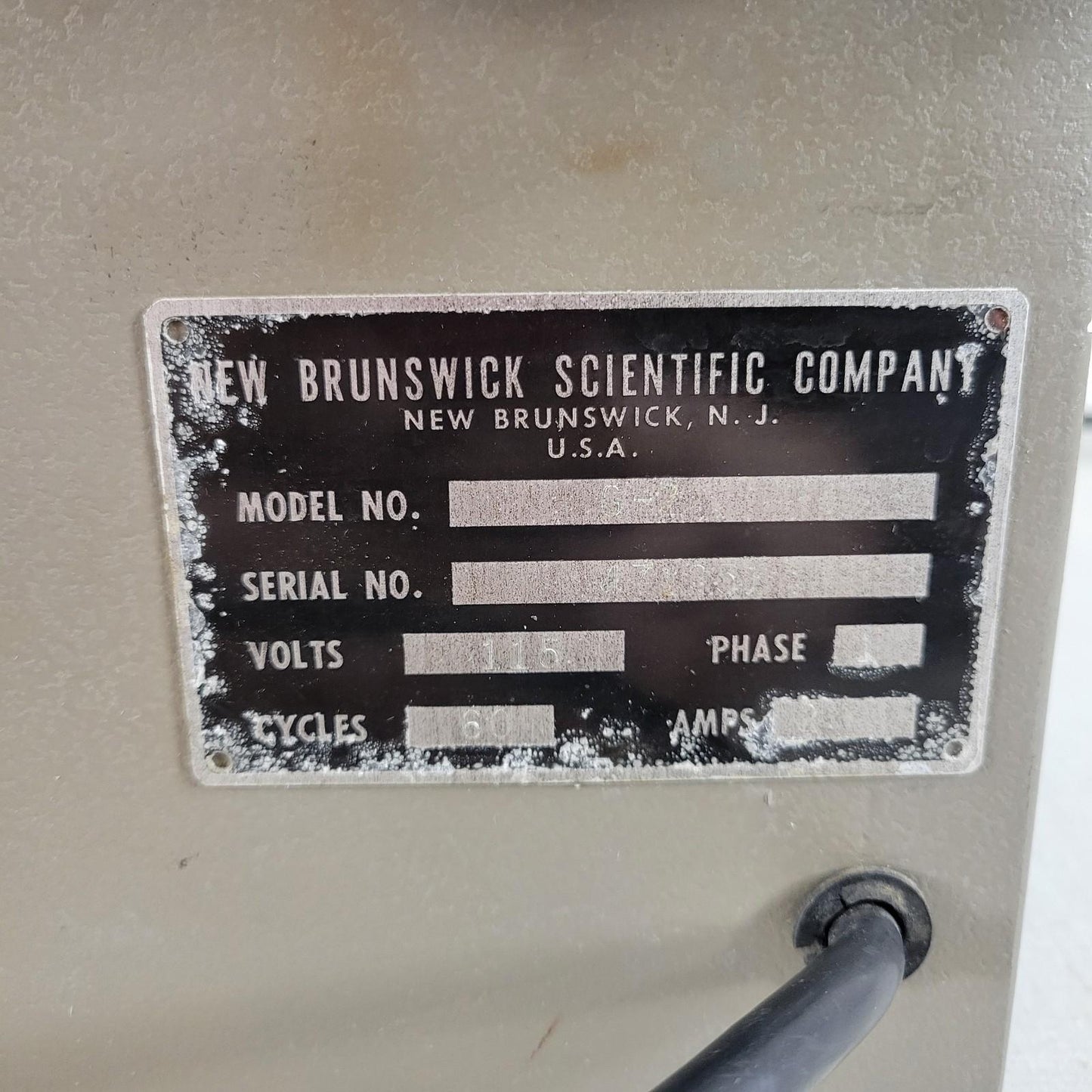 New Brunswick Scientific Co Gyrotory Shaker-Model G2 0-500 RPM 115V 2A