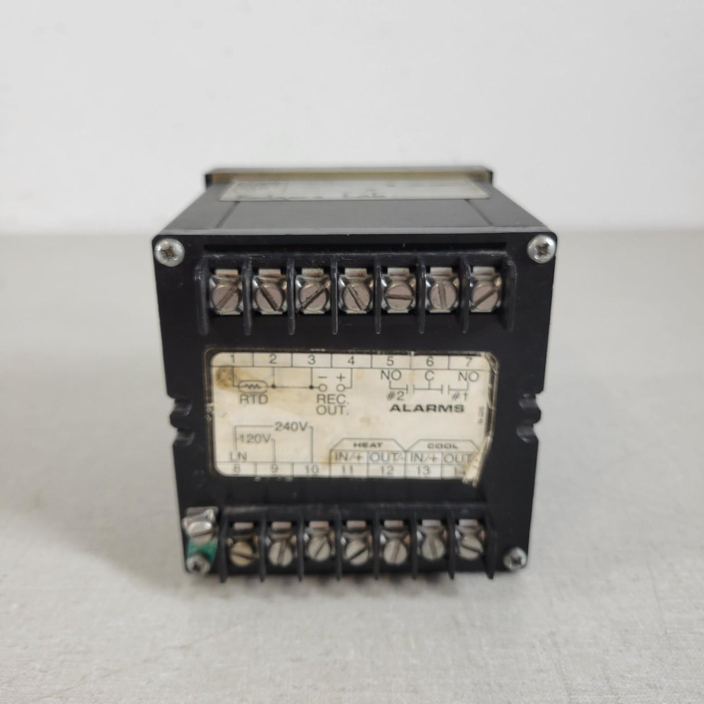 Tested Omega 6001-P1 Temperature Controller , -200°C to +600°C RTD, 120/240VAC
