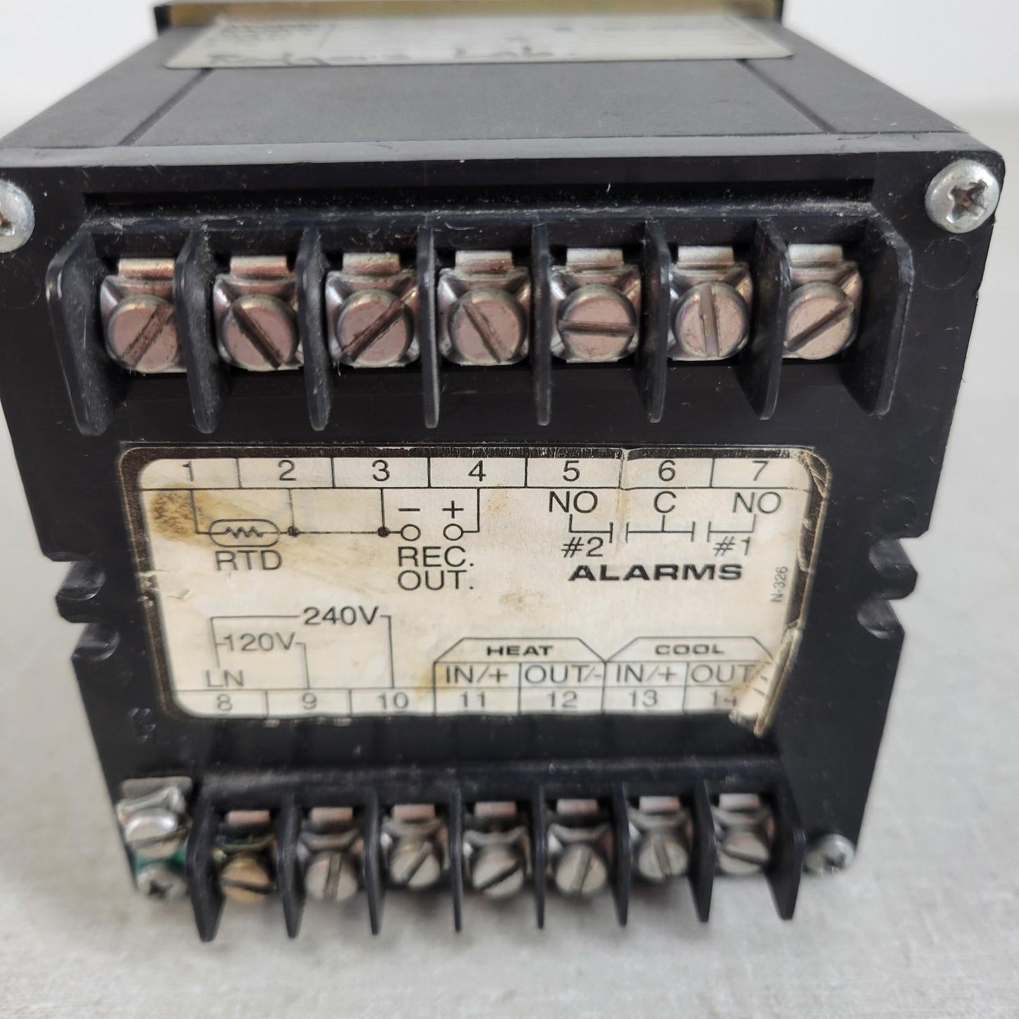 Tested Omega 6001-P1 Temperature Controller , -200°C to +600°C RTD, 120/240VAC