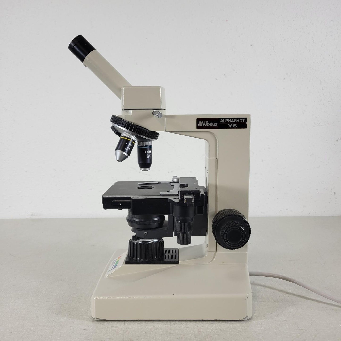 Nikon 136146 Alphaphot YS Microscope w/ E10 0.25 160/- and E40 0.65 160/0.17