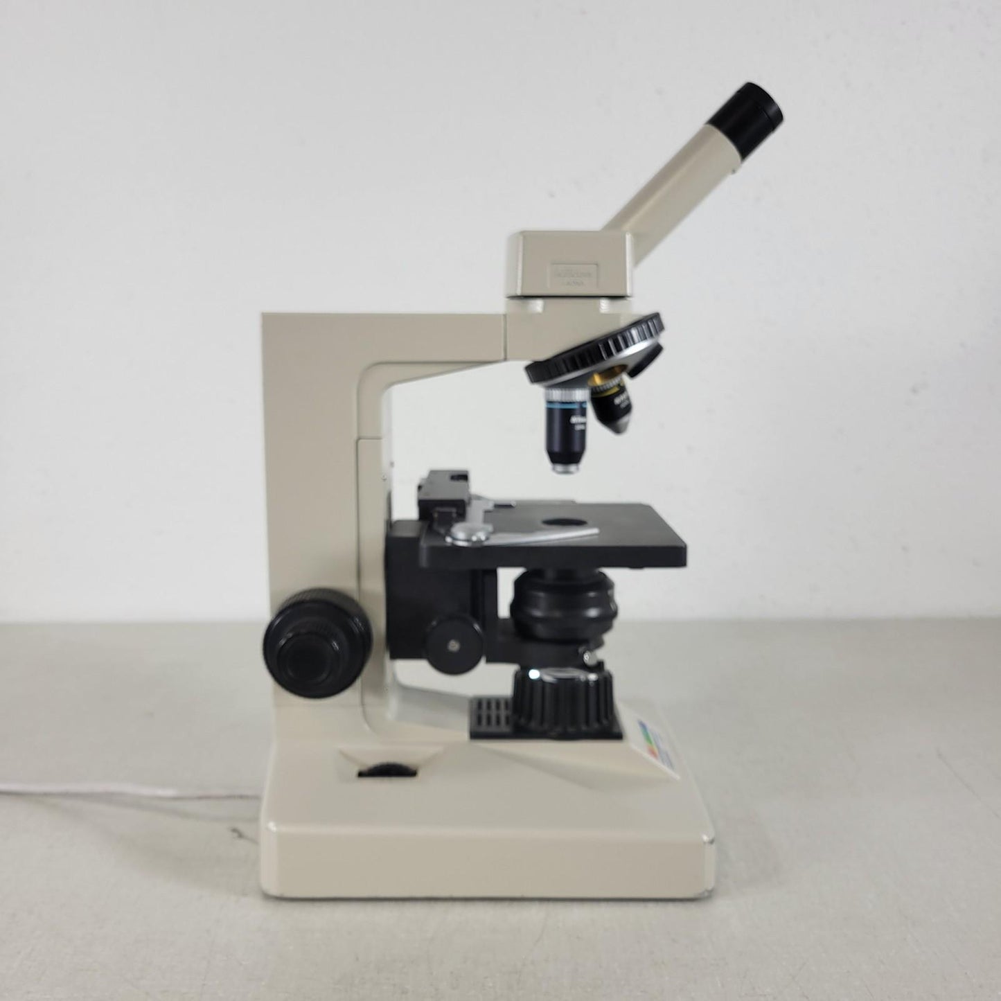 Nikon 136146 Alphaphot YS Microscope w/ E10 0.25 160/- and E40 0.65 160/0.17