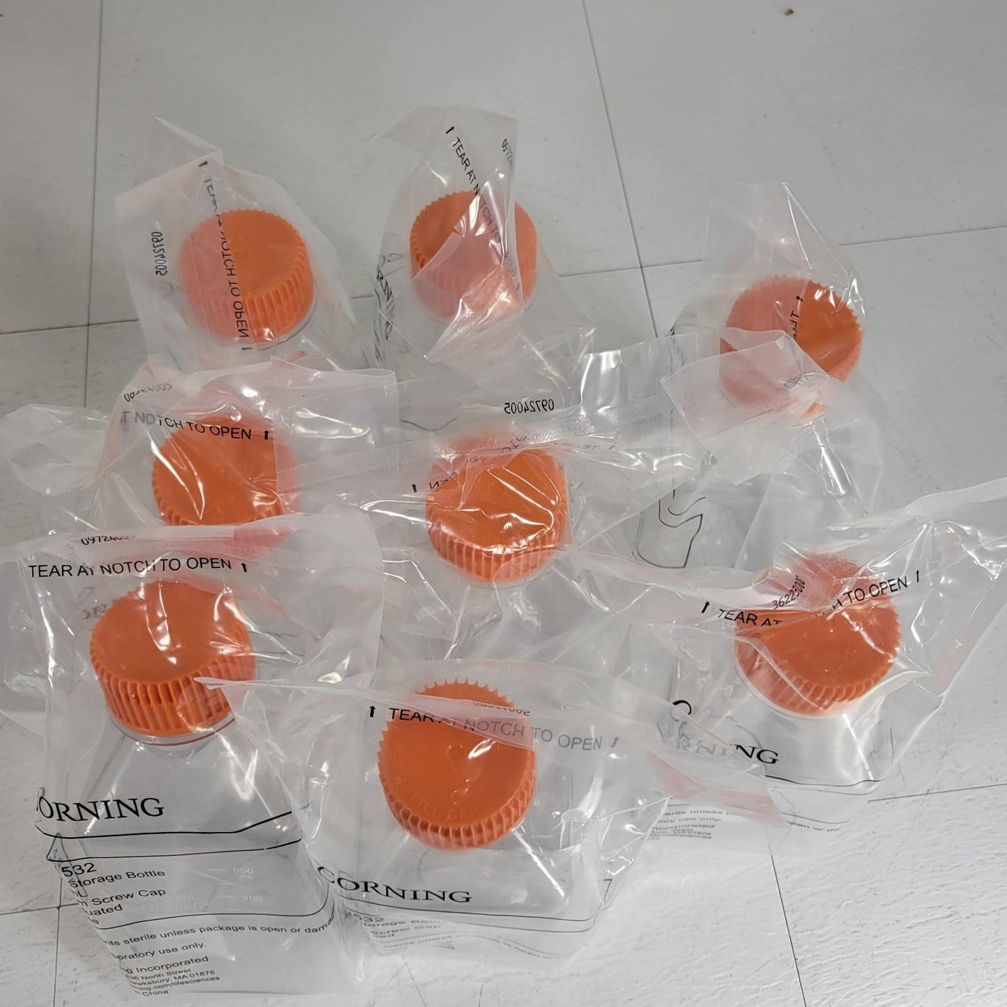 Lot of 8 Corning 431532 PET Storage Botte 500mL 45mm Screw Cap Graduated
