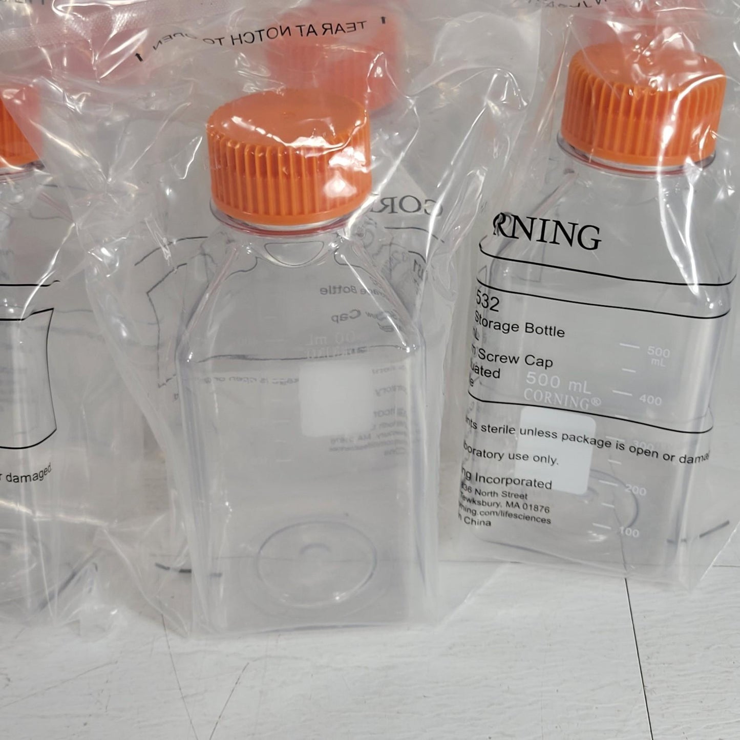 Lot of 8 Corning 431532 PET Storage Botte 500mL 45mm Screw Cap Graduated
