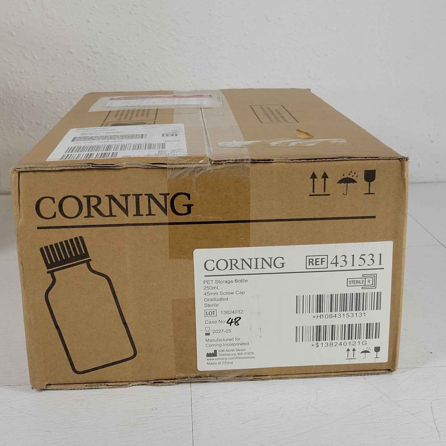 24/Case Corning 431531 PET Storage Bottle 250mL 45mm Screw Cap Graduated