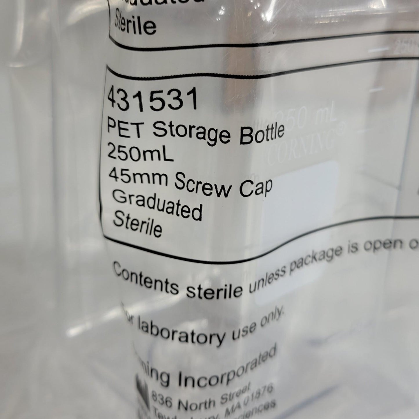 24/Case Corning 431531 PET Storage Bottle 250mL 45mm Screw Cap Graduated