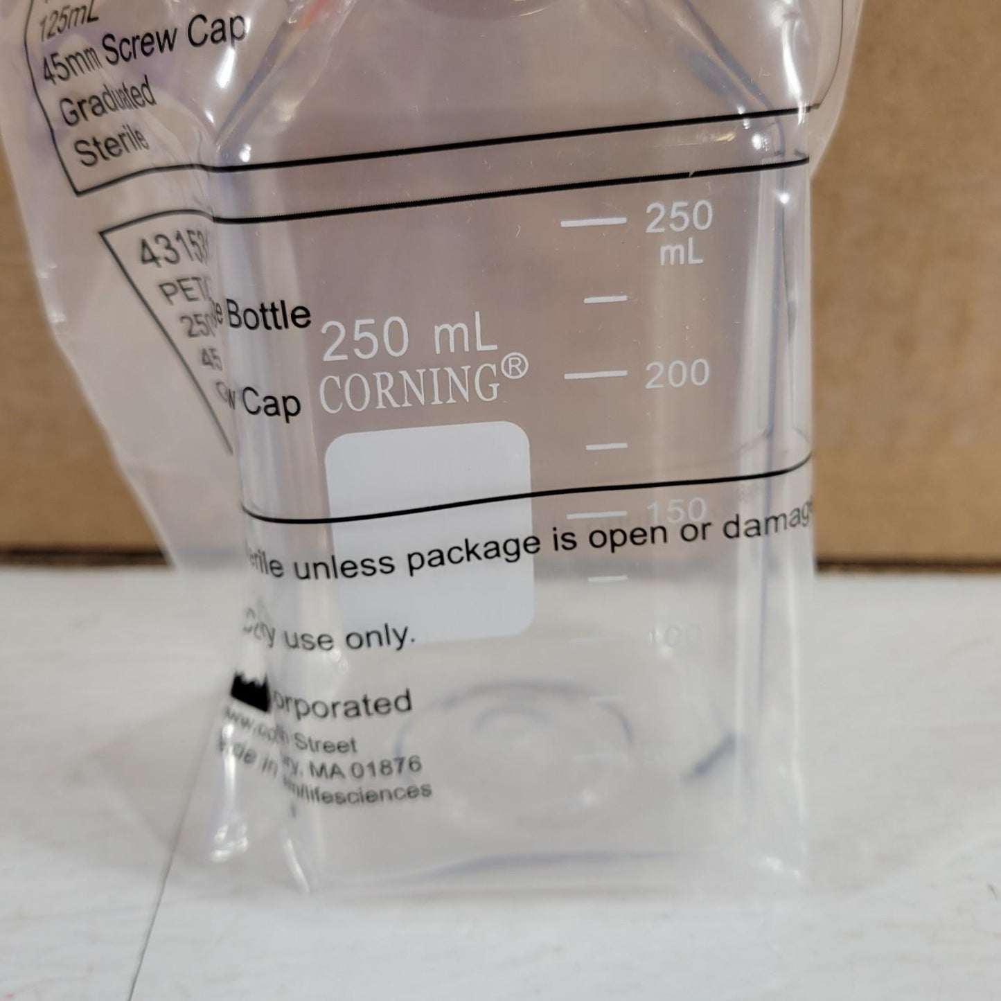Case of 20 Corning 431531 PET Storage Bottle 250mL 45mm Screw Cap Graduated