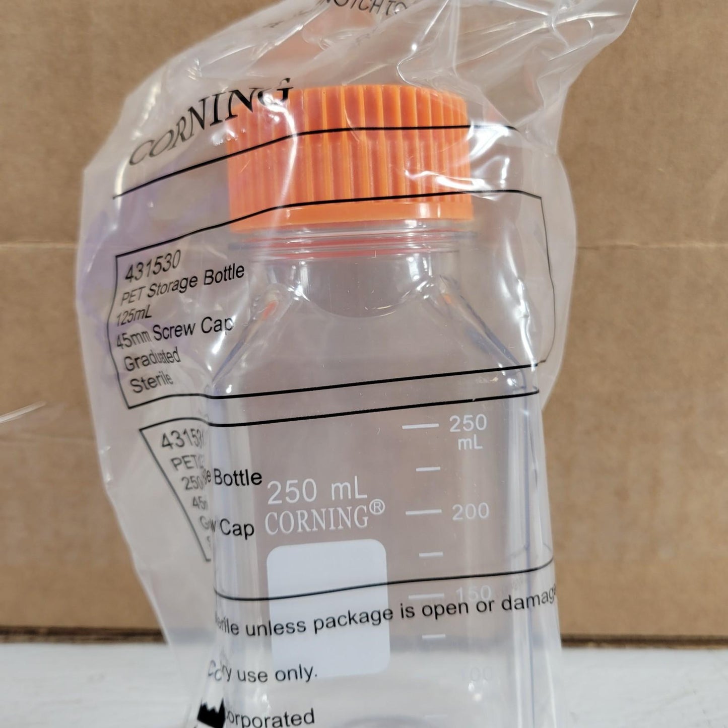 Case of 20 Corning 431531 PET Storage Bottle 250mL 45mm Screw Cap Graduated