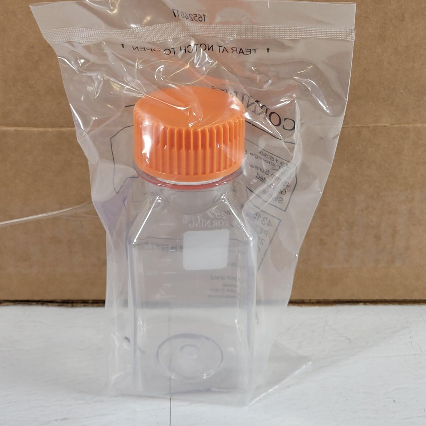 Case of 20 Corning 431531 PET Storage Bottle 250mL 45mm Screw Cap Graduated