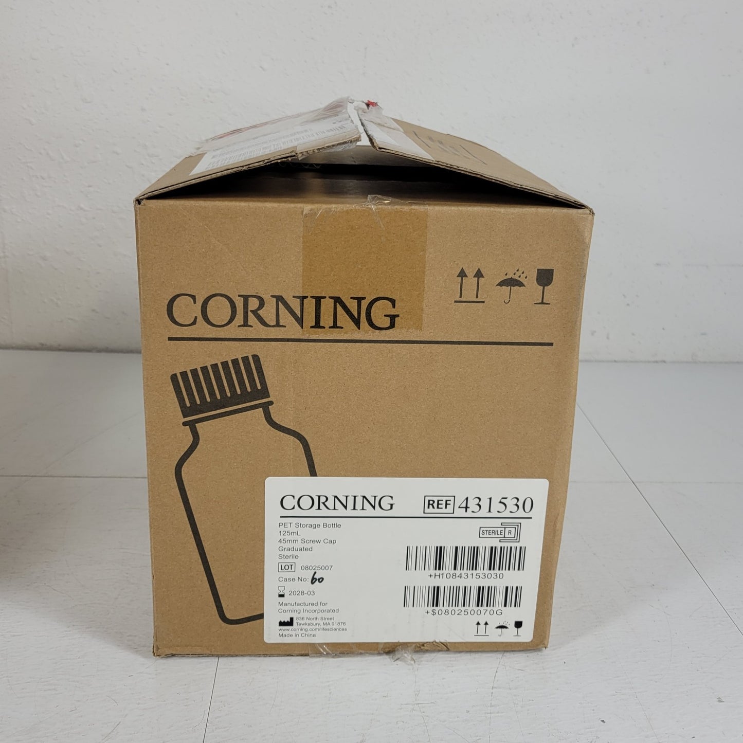 24/Case Corning 431530 PET Storage Bottle 125mL 45mm Screw Cap Graduated
