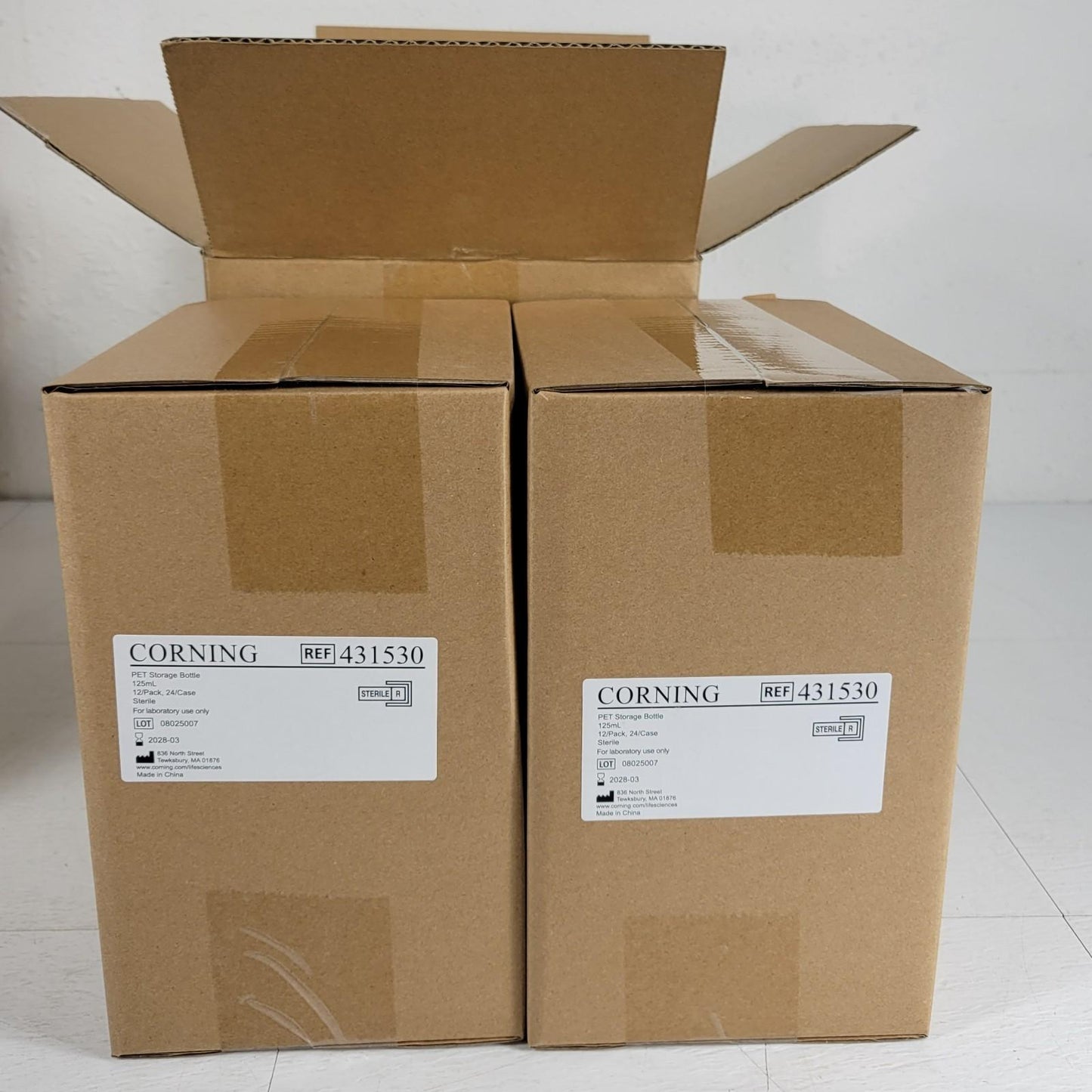 24/Case Corning 431530 PET Storage Bottle 125mL 45mm Screw Cap Graduated